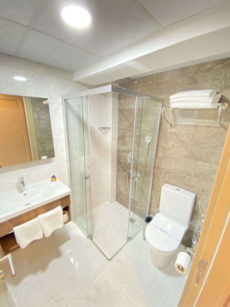 Hakcan Hotel Triple Room 15