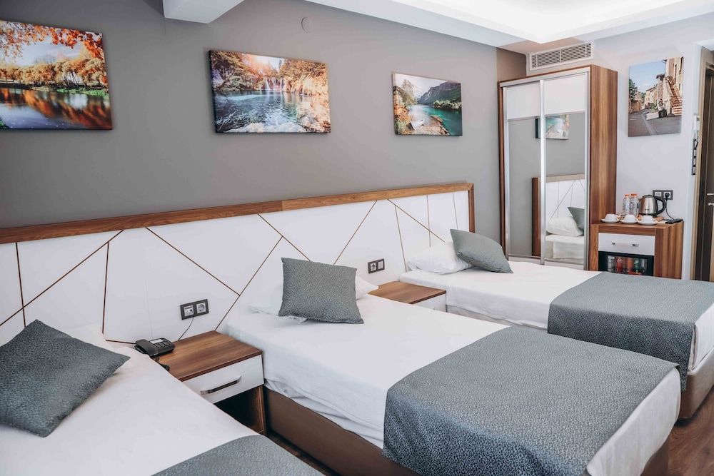 Hakcan Hotel Triple Room 6