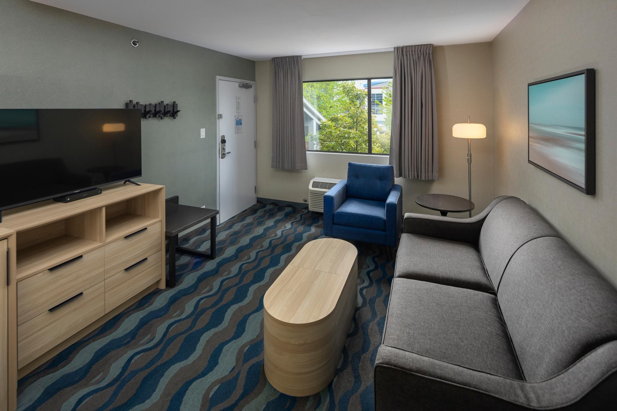 Accent Inns Burnaby Junior Suite 9
