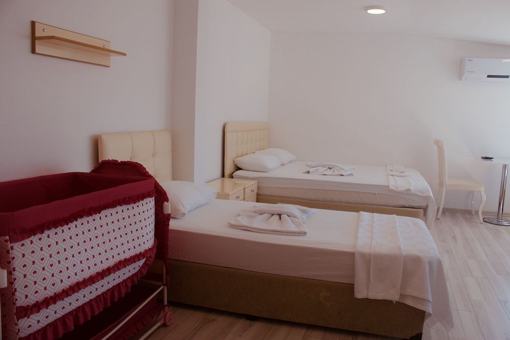 Family Room, Multiple Beds