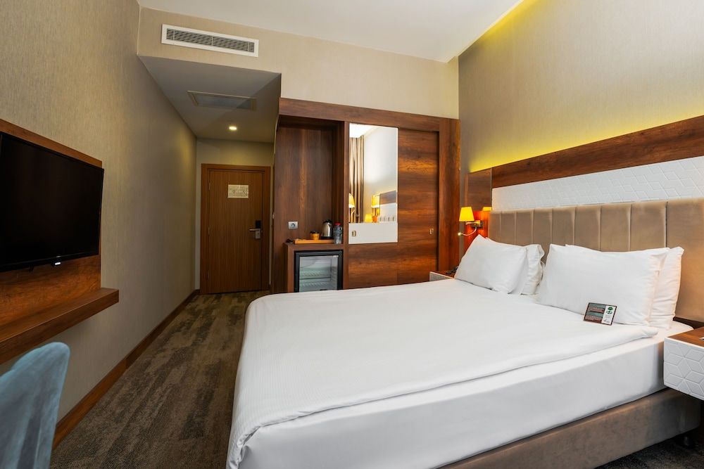 undefined Vespia Hotel 7