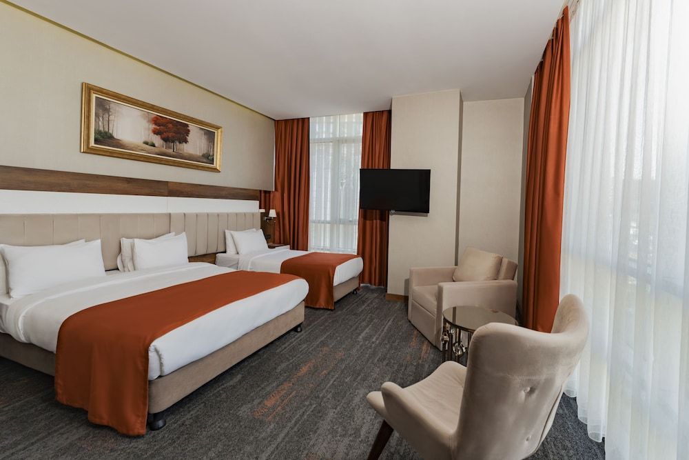 undefined Vespia Hotel 5