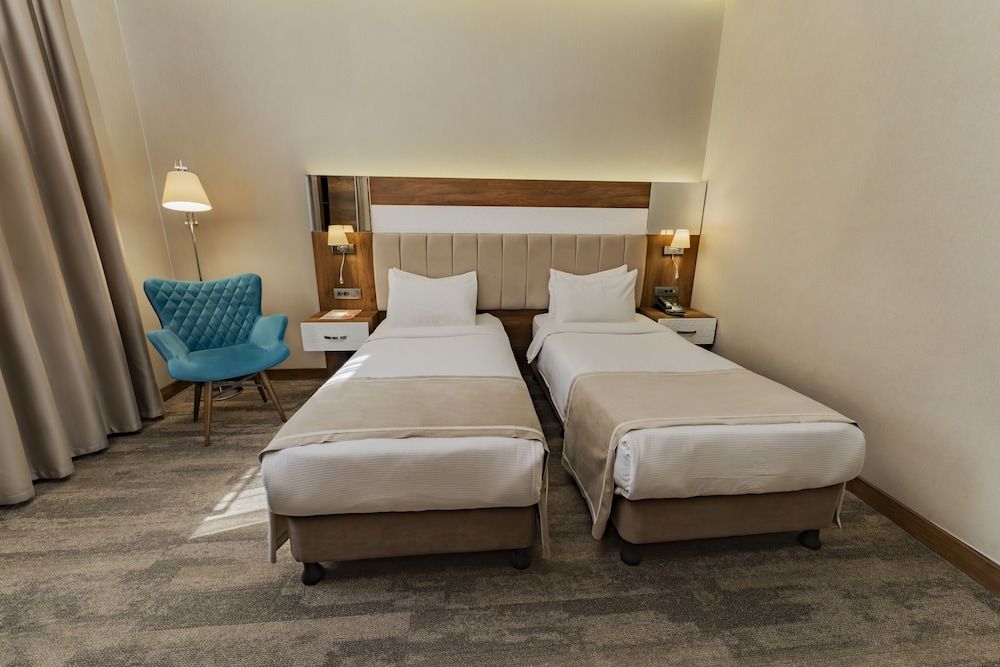 Vespia Hotel Standard Double Room 7