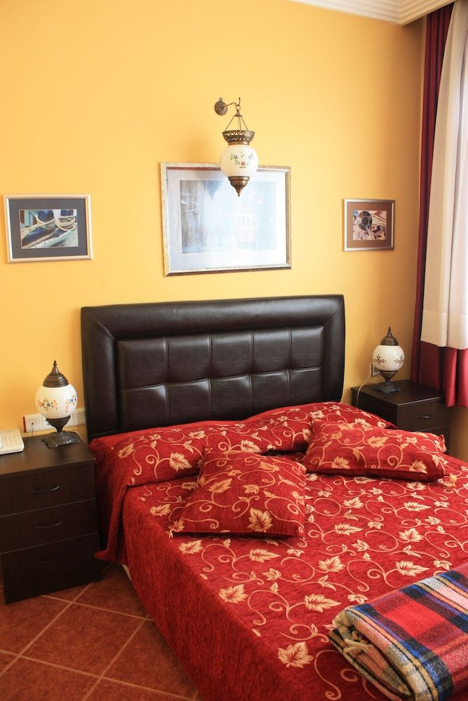 Cosmopolitan Park Hotel Single Room