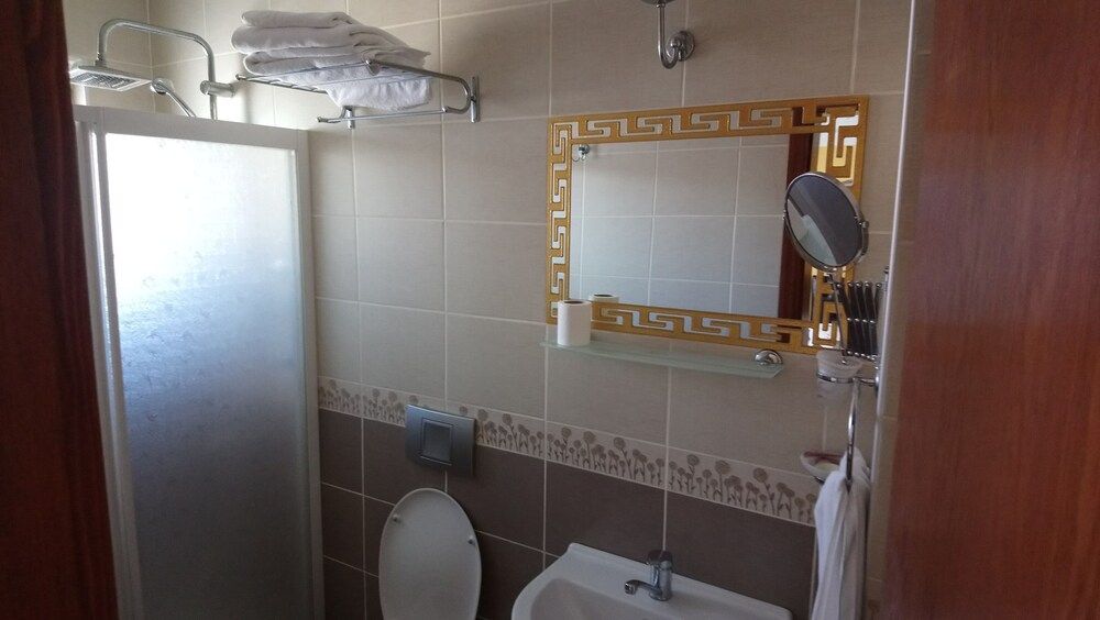 Cosmopolitan Park Hotel Triple Room With Balcony (On the 4th Floor, No Elevator) 9