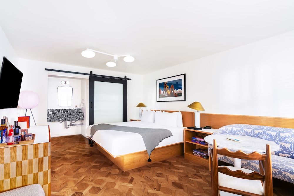 undefined Short Stories Hotel 10