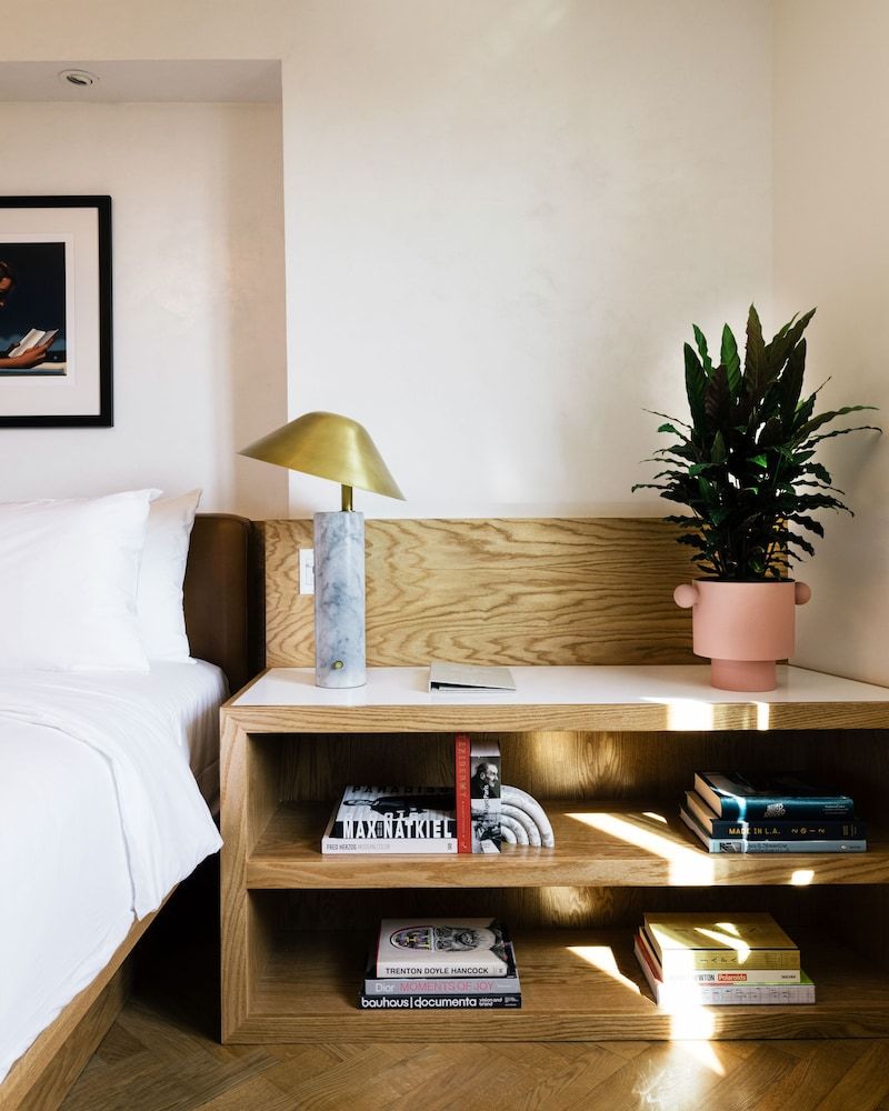 Short Stories Hotel Signature King (SGK)