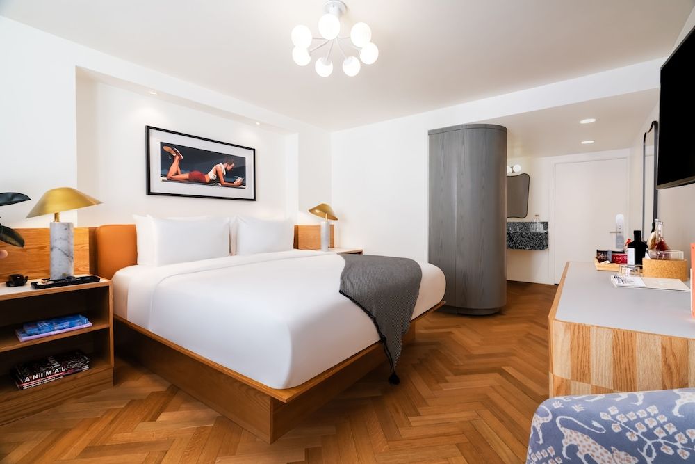 Short Stories Hotel Signature King (SGK) 3