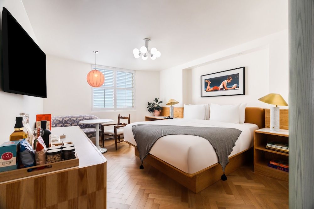 Short Stories Hotel Signature King (SGK) 2