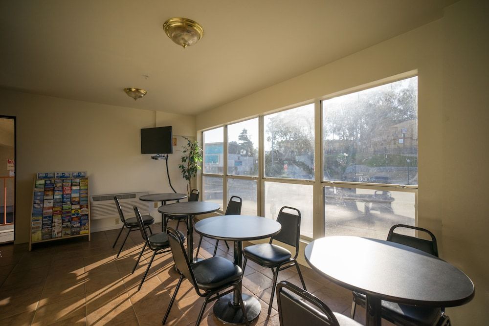 undefined Beachview Inn 8