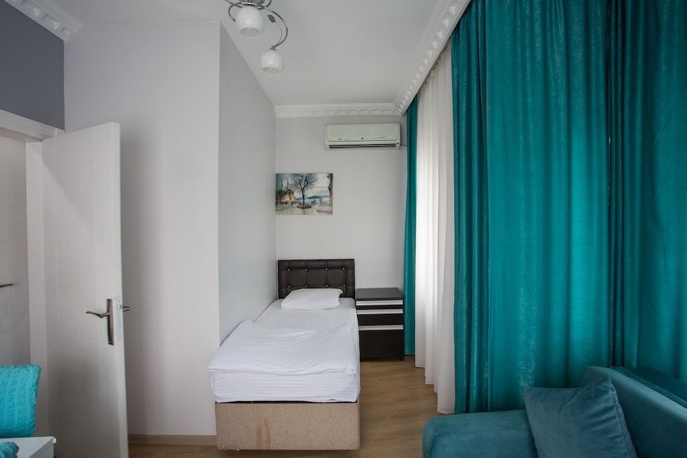 Istanbul House Family Apartment, 1 Bedroom, Refrigerator, City View 7