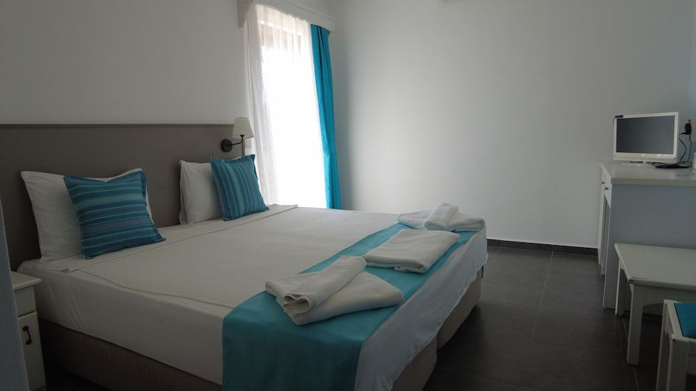 Gümbet Cove Hotel Standard Room, 1 Bedroom, Pool View, Beachfront 4