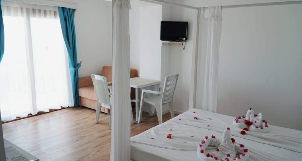 Gümbet Cove Hotel Standard Room, 1 Bedroom, Pool View, Beachfront 15