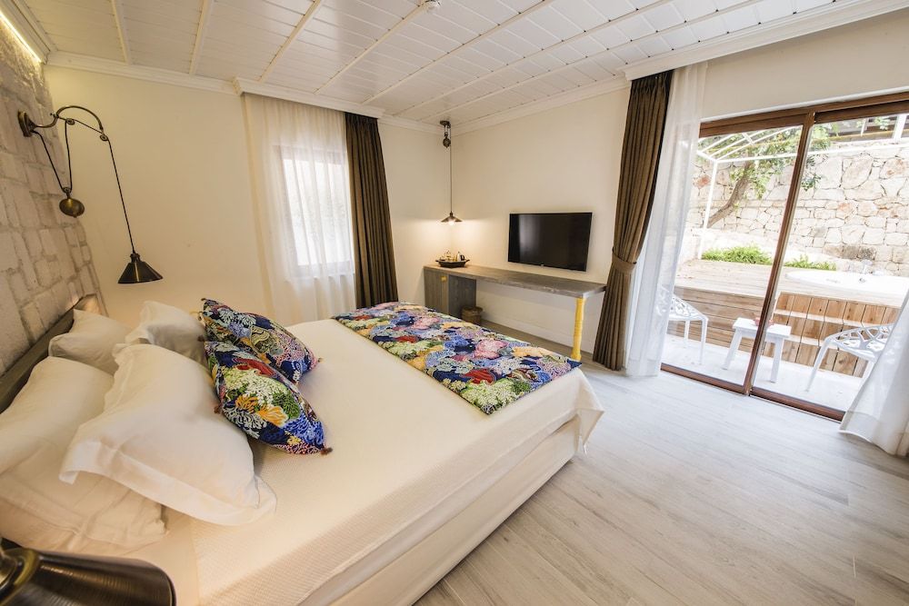 Deluxe Room, Jetted Tub
