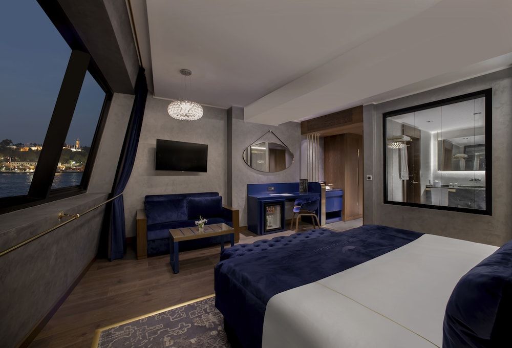 Penthouse, Suit Room with Sea View