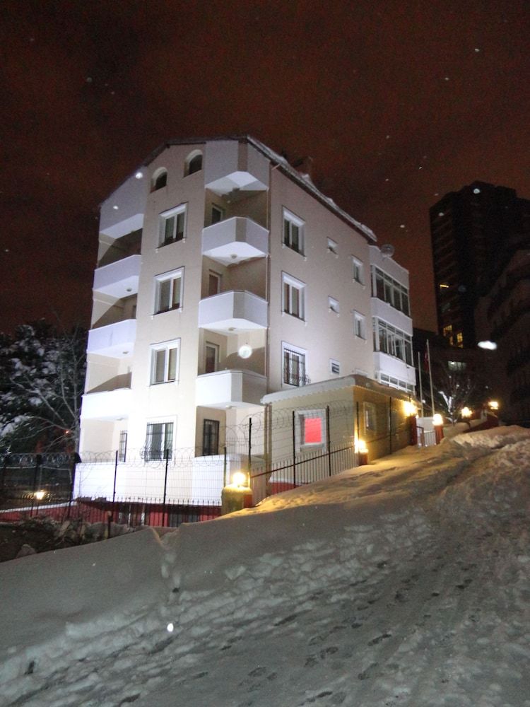 undefined Artura Suite 2