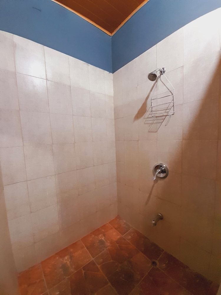 Studio 27 Inn Room, 2 Queen Beds 2