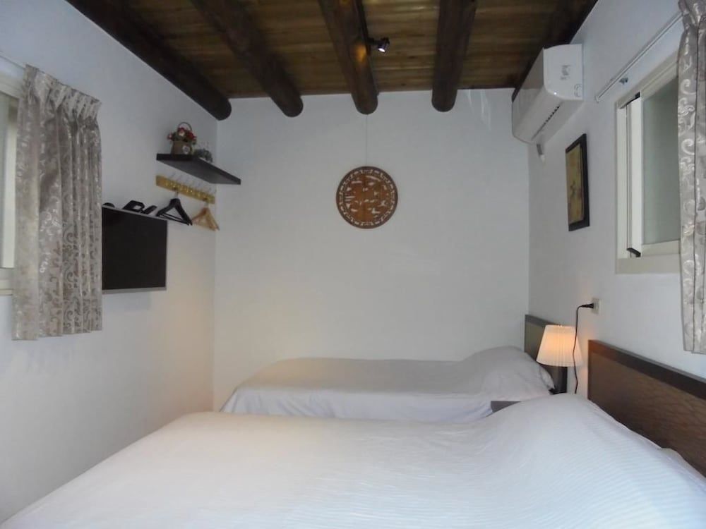 Antique Courtyard B&B Standard Triple Room 2