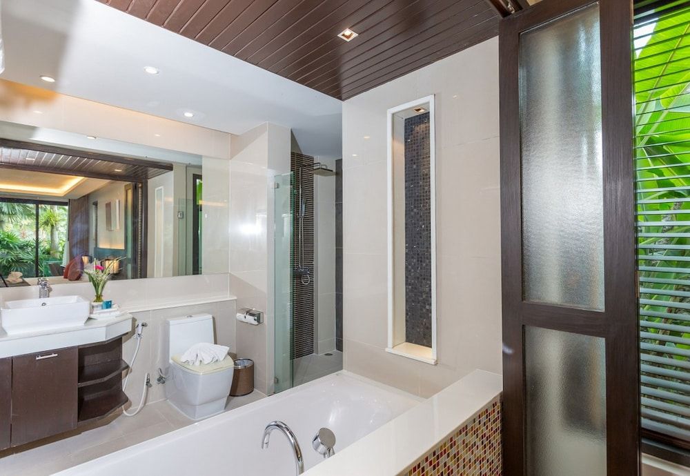 Wyndham Sea Pearl Resort Phuket Suite, 1 Bedroom 5