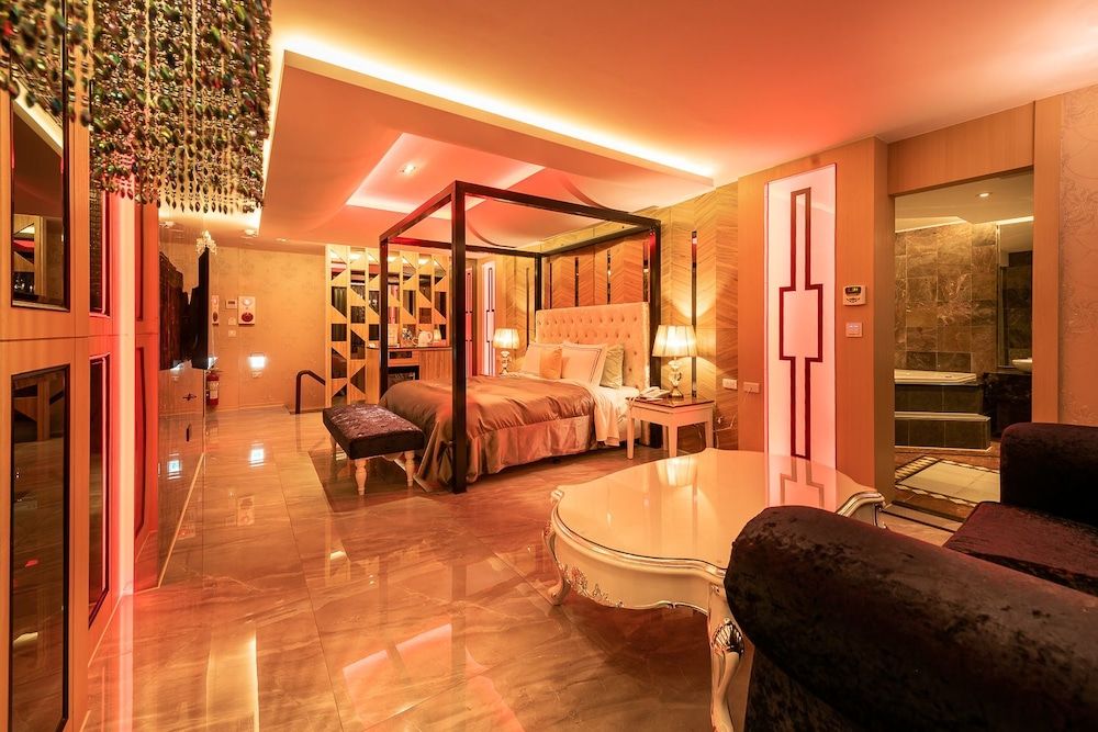 Superior Double Room, 1 Double Bed, Non Smoking, Bathtub