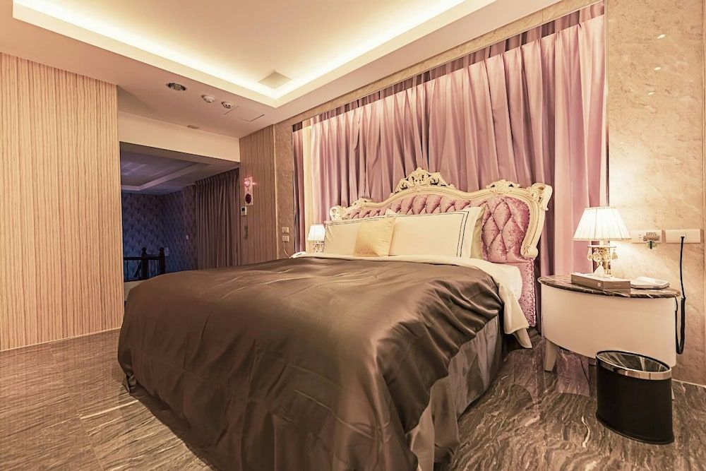 Deluxe Double Room, 1 Double Bed, Non Smoking, Bathtub