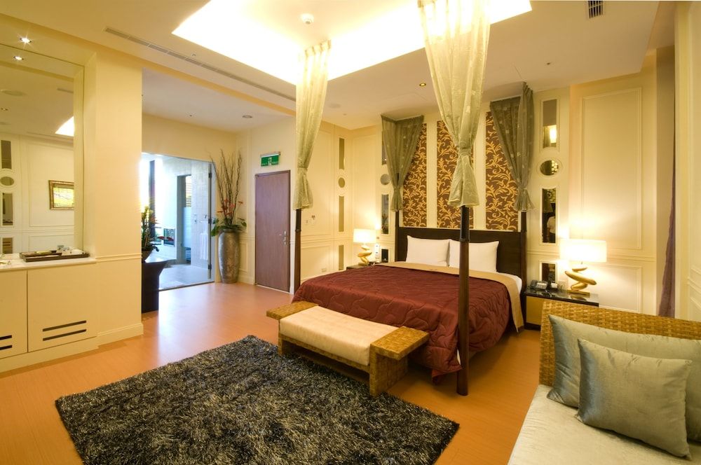 undefined Fortune Villa Motel 4