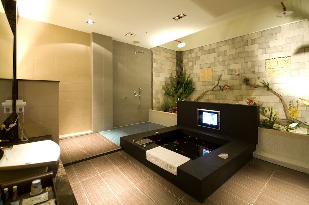 undefined Fortune Villa Motel 5