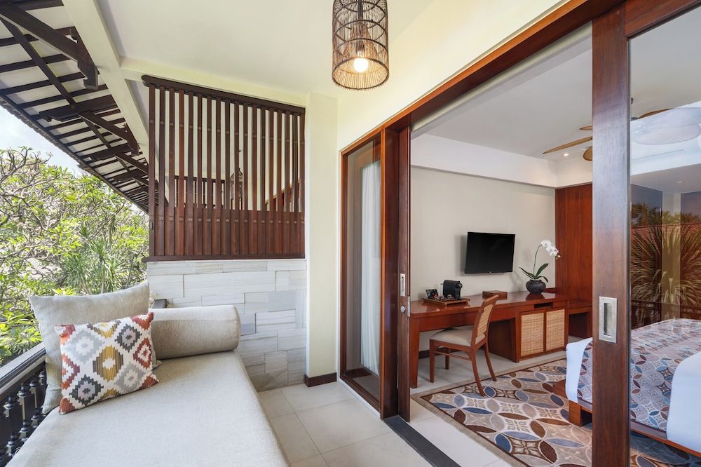 Kuta Seaview Beach Resort Deluxe Room 6