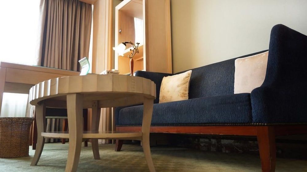 Lake Hotel Executive Twin Room 9