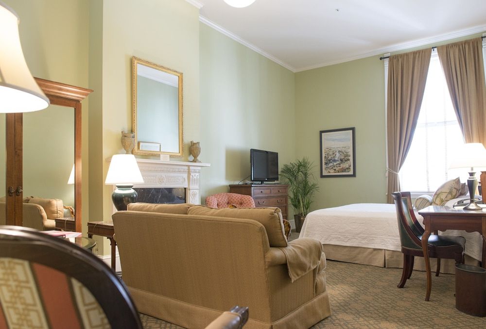 Fulton Lane Inn Petite Suite 3