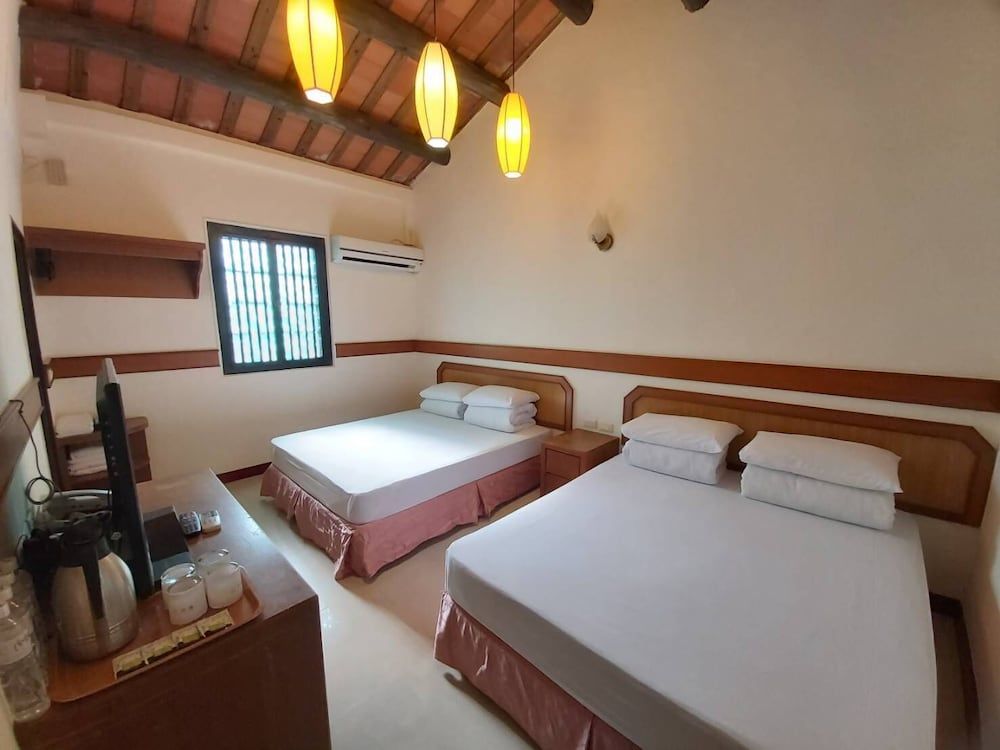 Kenting Youth Activity Center Basic Quadruple Room 2