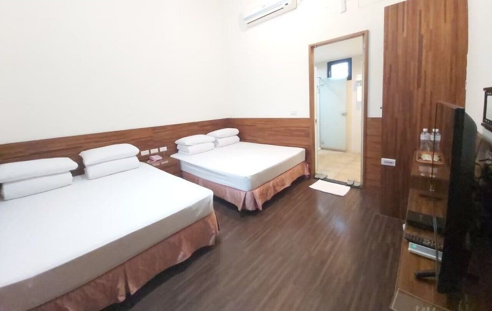 Kenting Youth Activity Center Family Quadruple Room