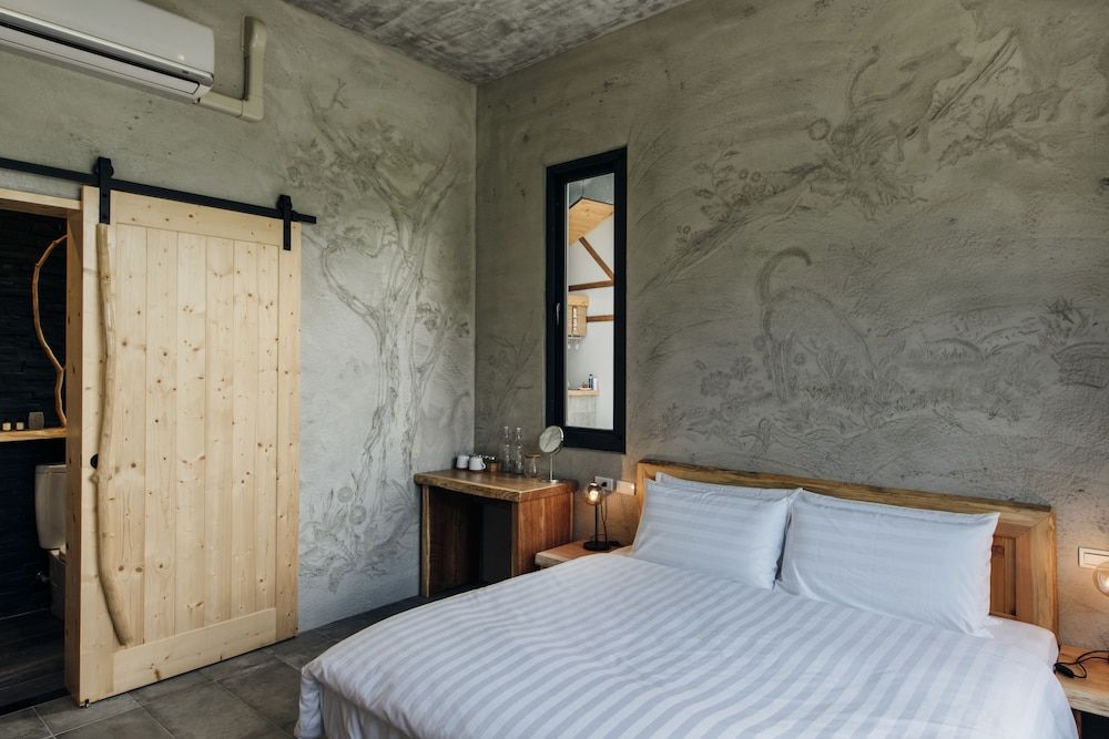 Standard Double Room (Light)