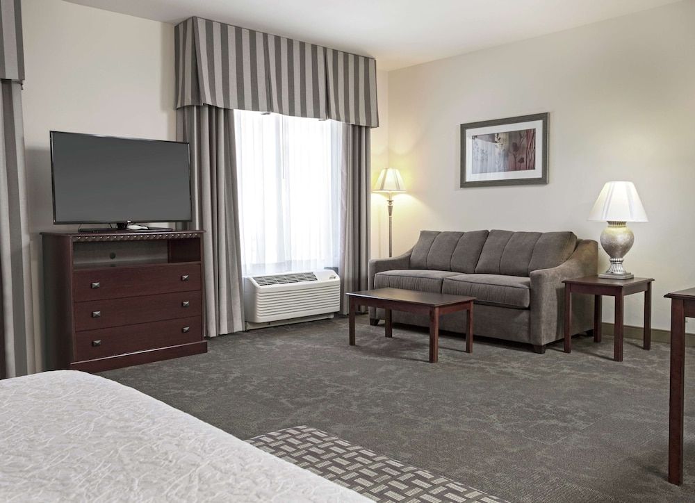 Suite, 1 King Bed, Accessible, Non Smoking