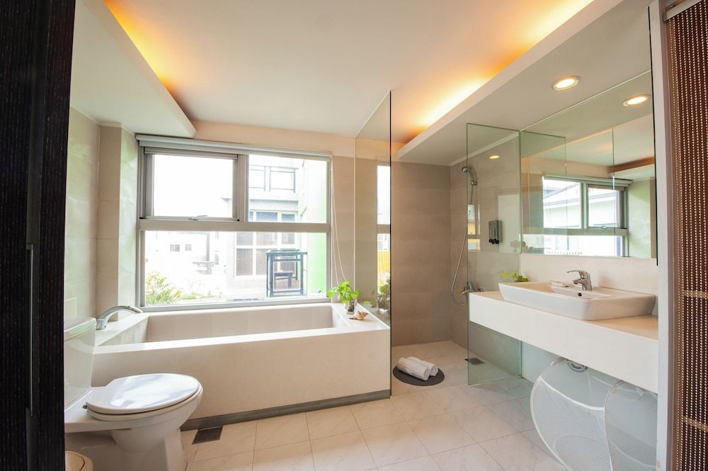 Simple Sea Quadruple Room 6