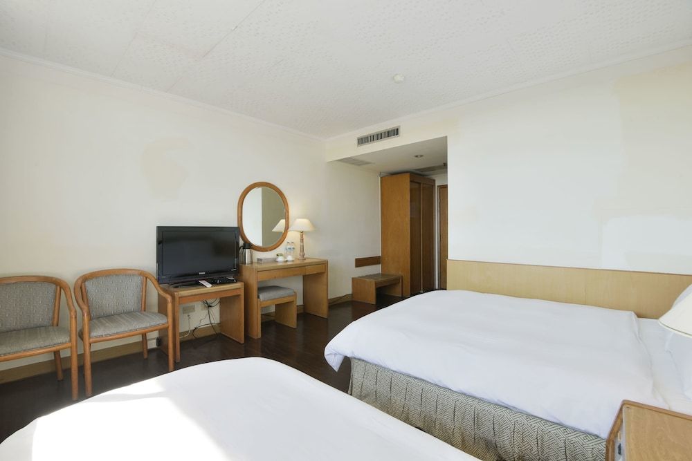 Back Home Hotel Superior Twin Room, 1 Bedroom 4