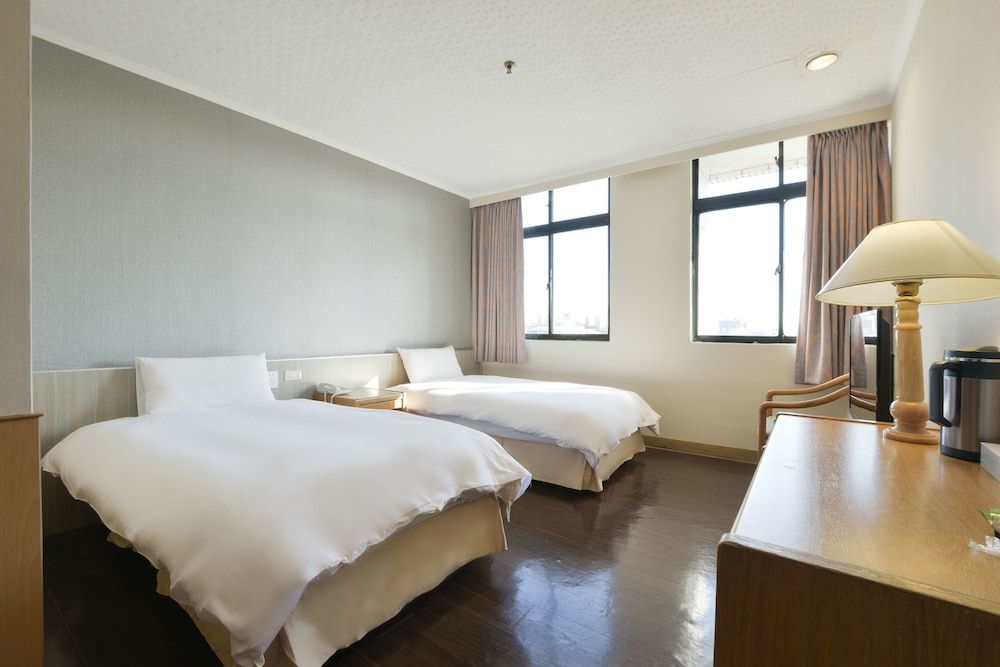 Back Home Hotel Superior Twin Room, 1 Bedroom 2