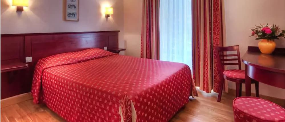 undefined Hotel de Paris Opéra