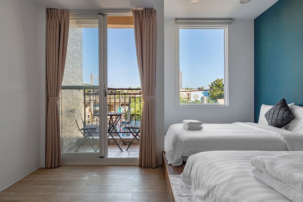 Sunset Mu Style Inn Family Suite with Balcony 18