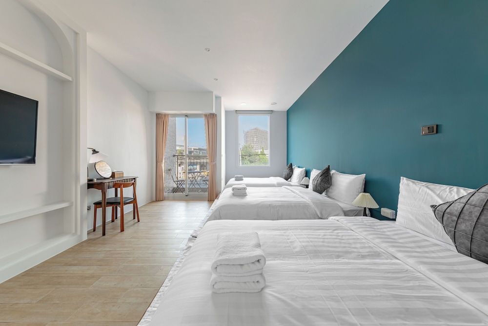 Sunset Mu Style Inn Family Suite with Balcony