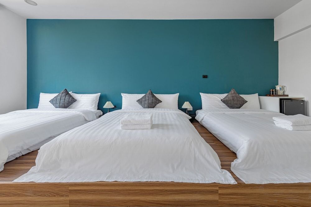 Sunset Mu Style Inn Family Suite with Balcony 5