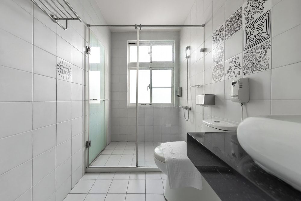 Sunset Mu Style Inn Family Suite with Balcony 14