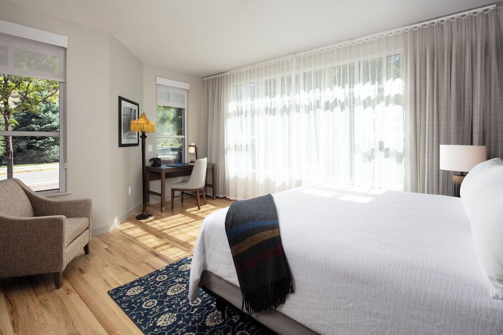 Hotel Maxwell Anderson Room, 1 King Bed, River View 5