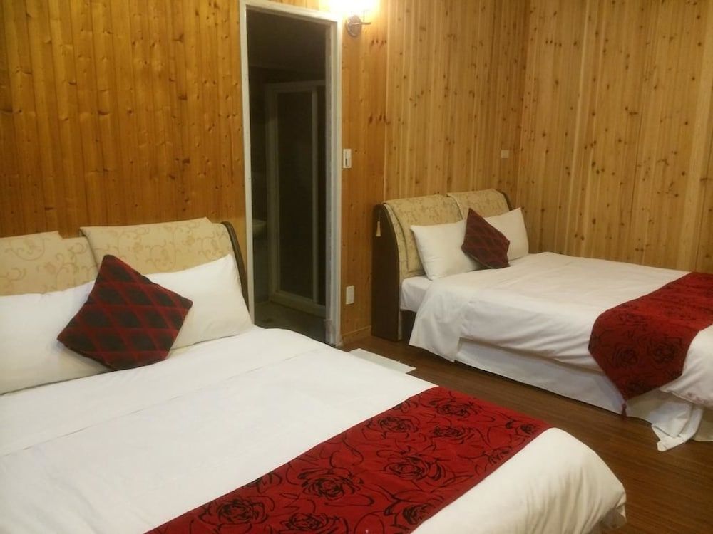 Phoenix Landscaping B&B Family Quadruple Room 7