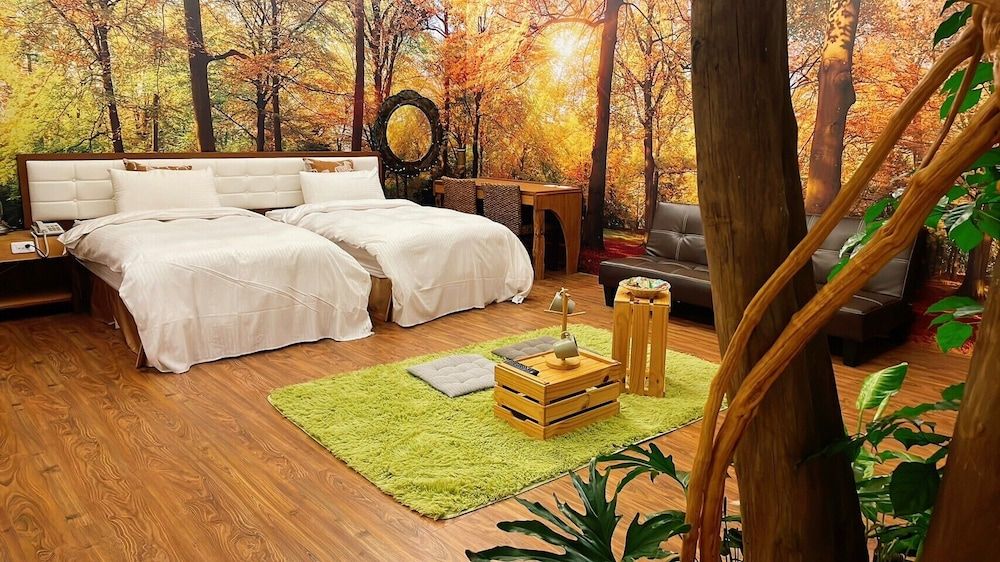 FlowerHome Signature Twin Room, 2 Twin Beds 9