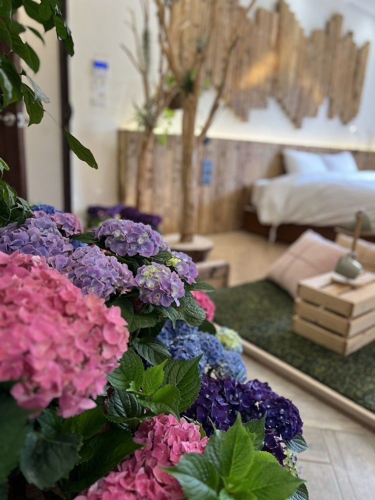 FlowerHome Romantic Double Room, 1 Bedroom, Balcony, Garden Area 11