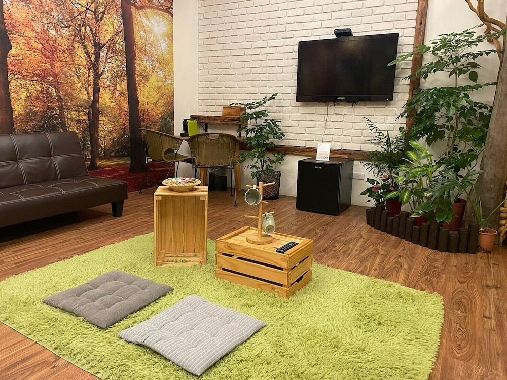 FlowerHome Signature Twin Room, 2 Twin Beds 8