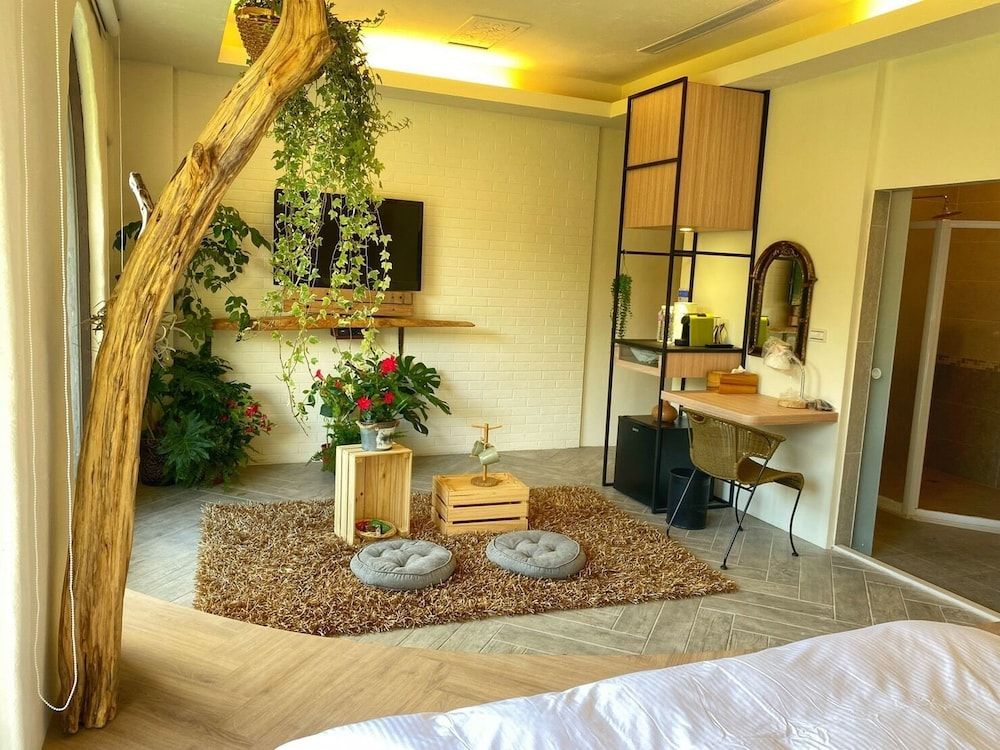 FlowerHome Romantic Double Room, 1 Bedroom, Balcony, Garden Area 9