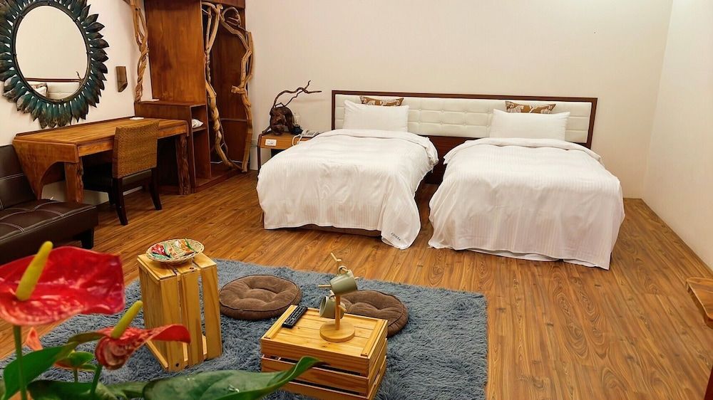 FlowerHome Signature Twin Room, 2 Twin Beds 4