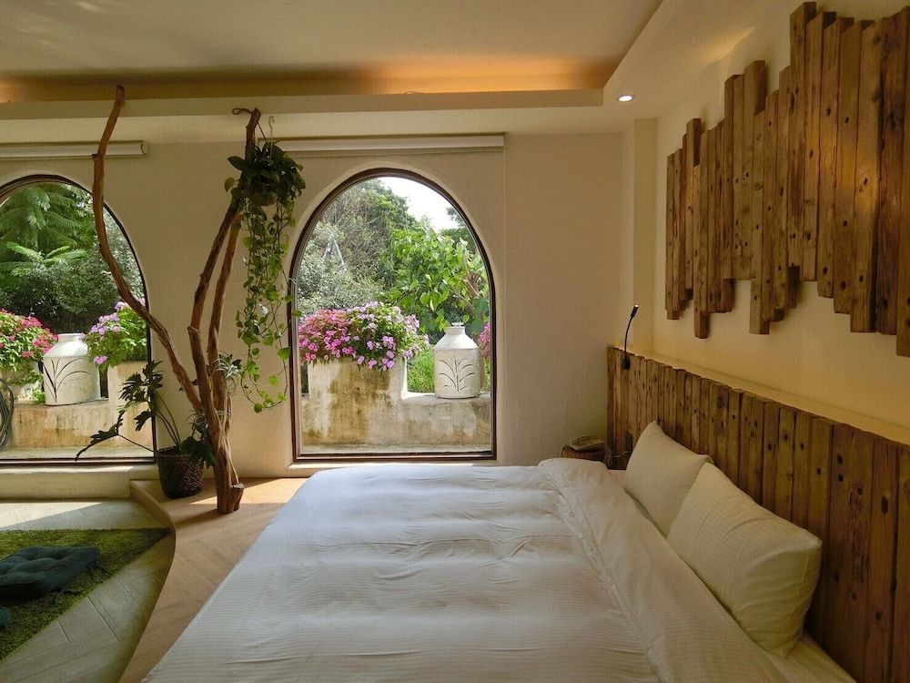 FlowerHome Romantic Double Room, 1 Bedroom, Balcony, Garden Area 4